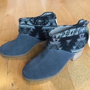 NWT Toms Gray Ankle Booties